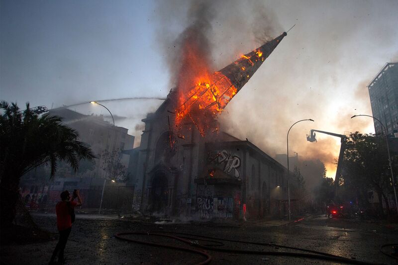 File:Burning church.jpg